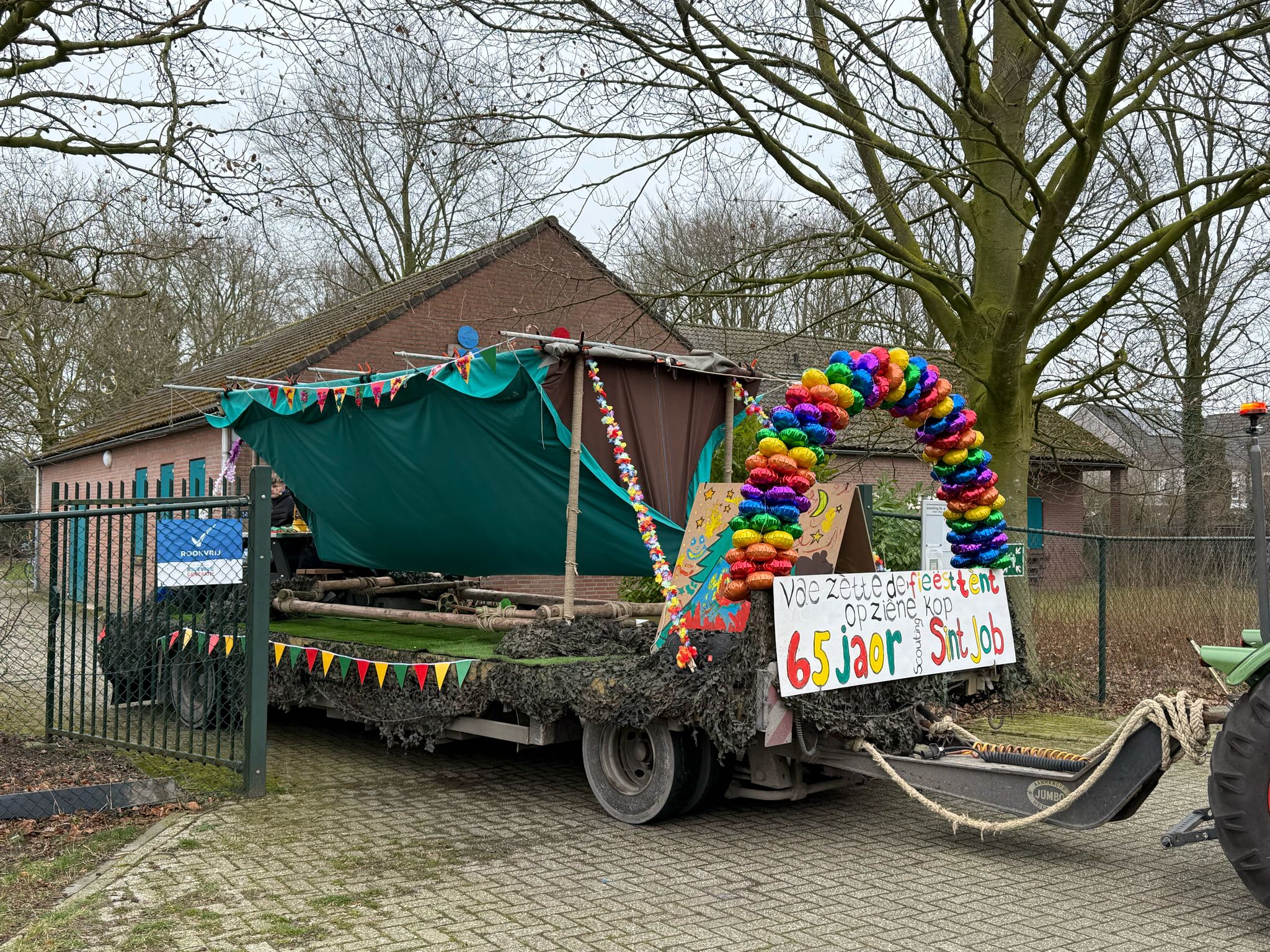 Optocht F.V. De Dröppelkes brengt kleur in de straten